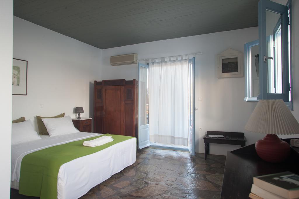 Apartment Oliaros Seaside Complex